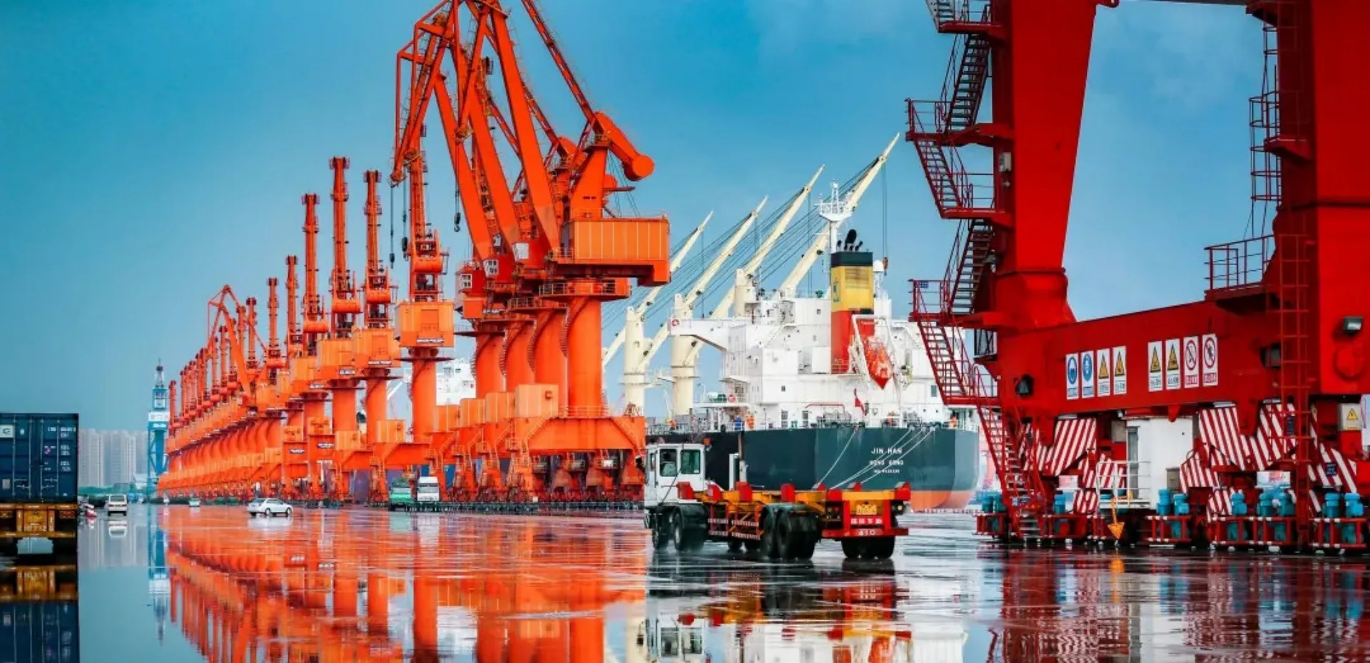 Harbour Cranes: The Hardcore Engine of Global Trade Logistics